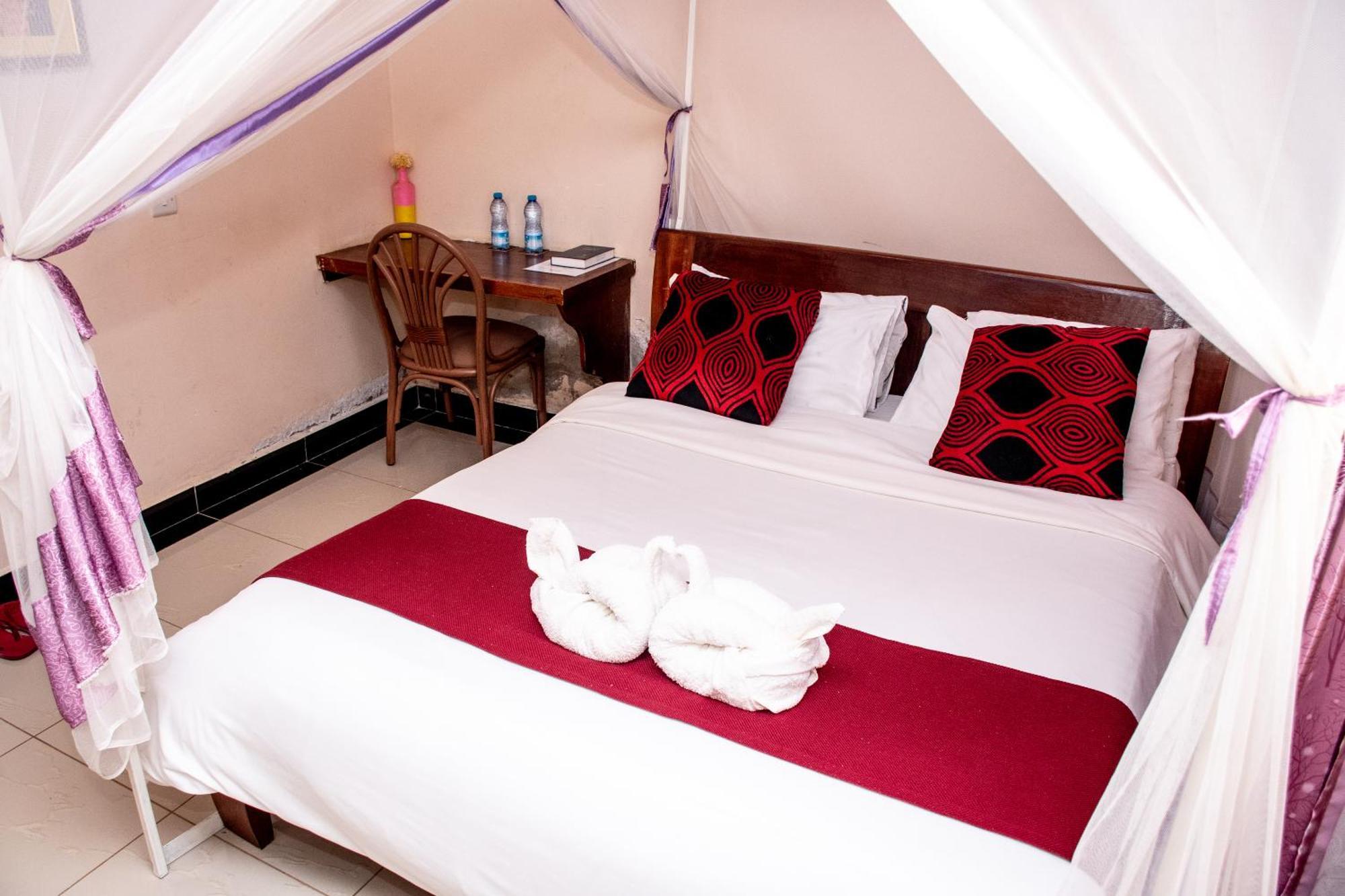 Super Break Hotel Kitale Exterior foto